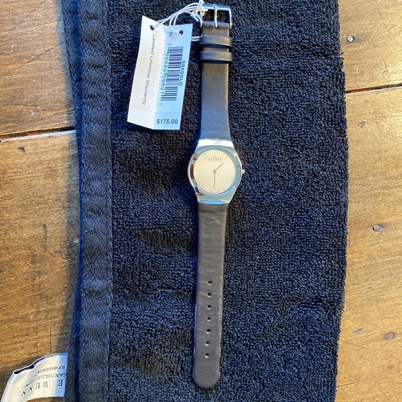 3 SKAGEN WATCHES new never worn.. Brand New. - Picture 6 of 7
